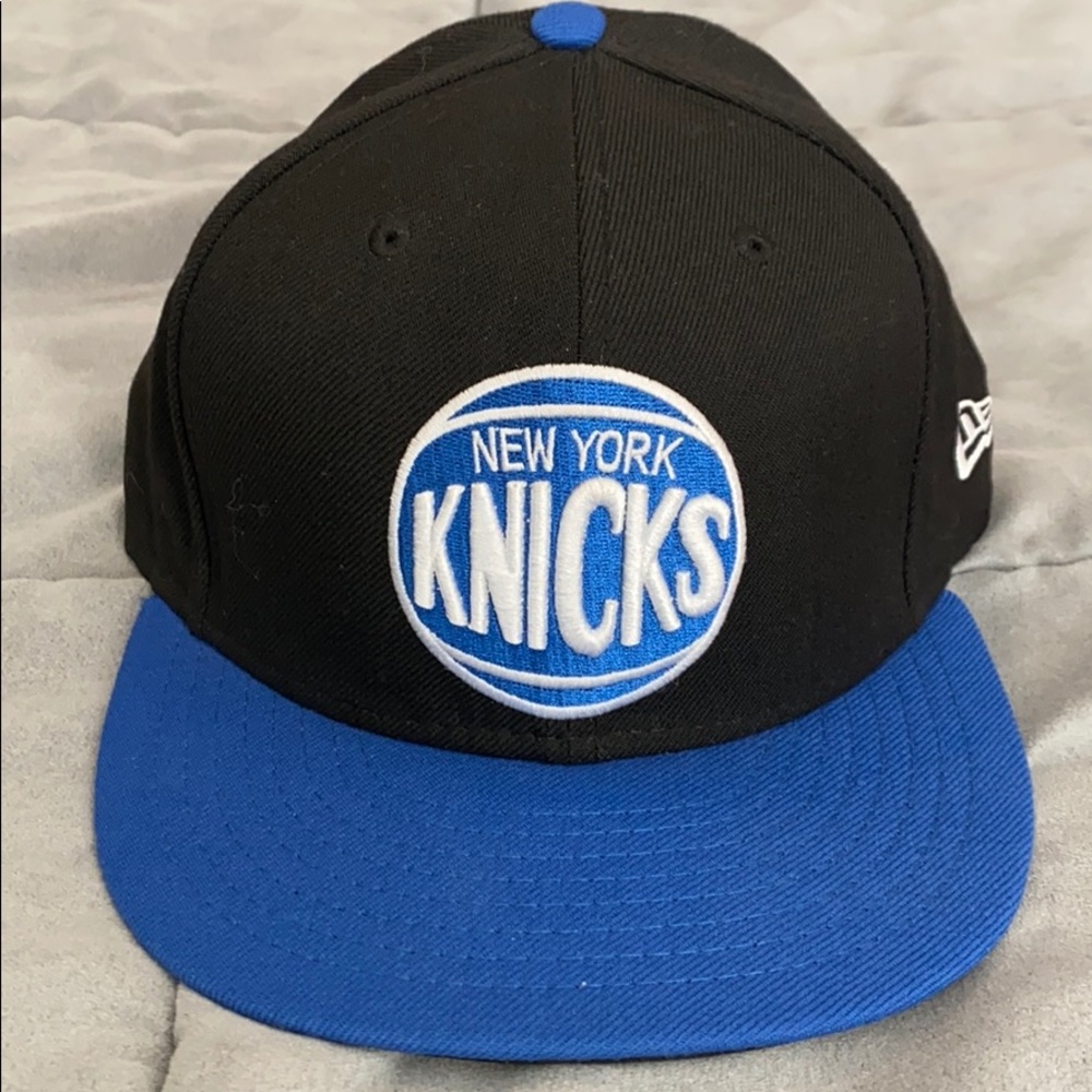 NY Knicks New Era fitted hat.